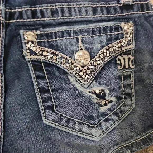 Miss Me Cutoff Bling shorts. Size 25 - Picture 8 of 8